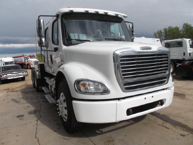 Image #1 (2005 FREIGHTLINER M2 CREW CAB T/A 5TH WHEEL TRUCK)